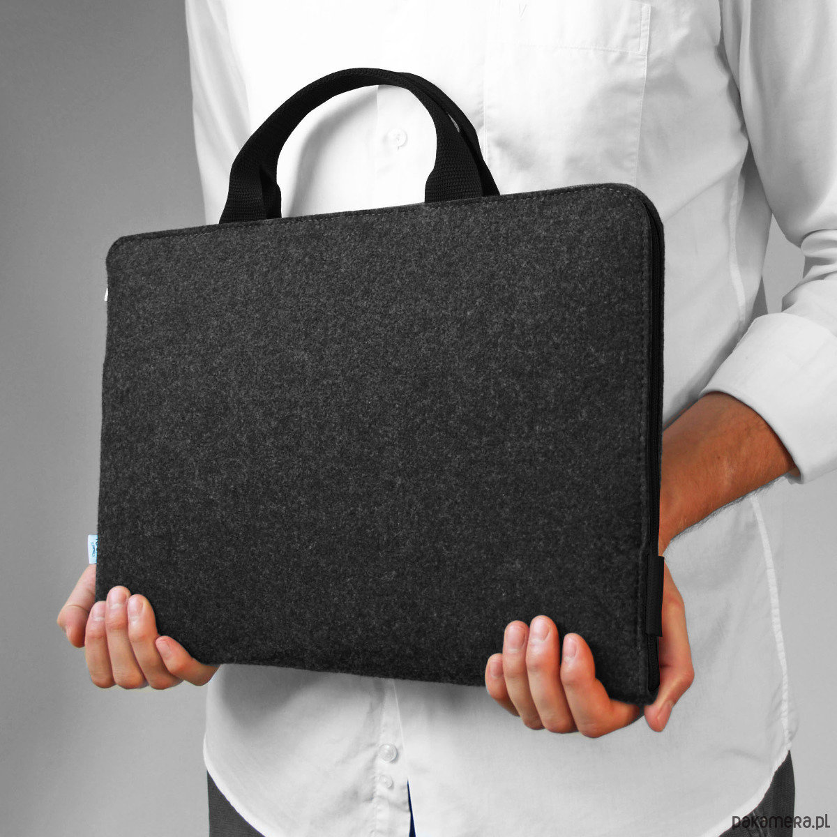 ETUI na laptopa filcowy porkwoec czarne rączki ETUI na laptopa filcowy porkwoec czarne rączki