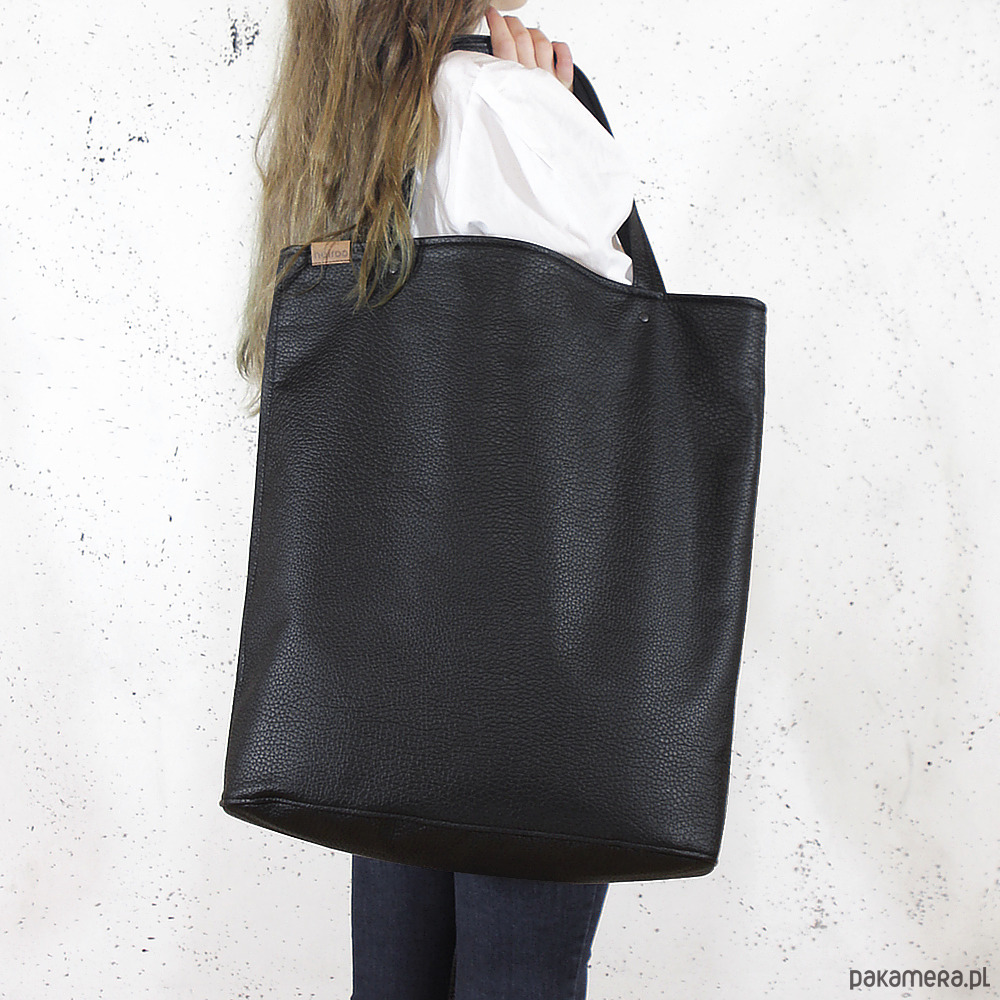 Mega shopper torba czarna teksturowany na zamek Mega shopper torba czarna teksturowany na zamek