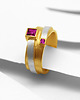 pierścionki złote Pierścionek Wstęga - pozłacany z rubinami
