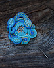 broszki Turkusowa broszka ze złotą ważką