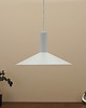 lampy wiszące Duńska lampa wisząca, biały metalowy klosz stożkowy, lata 2000.