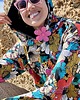 bluza z kapturem damska Bluza kwiaty z czarnym akcentem