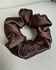 gumki do włosów Satynowa gumka do włosów scrunchie z haftem "Bestie"