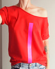 t-shirt damskie Kreska różowa na czerwonym Oversize