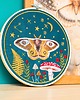 Ozdoby na ścianę Magiczna ćma na nocnym niebie - green