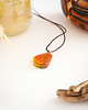wisiory Kolorowy dwustronny wisiorek artystyczny łezka abstrakcyjny handmade 2,5 cm
