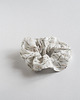 gumki do włosów Lniana gumka do włosów (scrunchie) ze wzorem w kwiaty