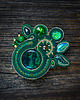 broszki Isobelle -zielona broszka soutache