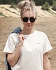 t-shirt damskie T-shirt bawełniany - Z MAŁYM NADRUKIEM - ĆMA
