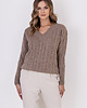 swetry damskie  Sweter w warkoczowy wzór - SWE316 mocca MKM