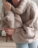 swetry damskie  Beżowy sweter oversize SIMPLE