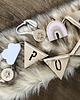 karuzele i girlandy do łóżeczka Świecąca girlanda z drewna - personalizowana - chmurka i tęcza
