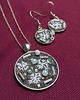 komplet biżuterii KOMPLET Śnieżynki - ręcznie haftowane kolczyki i naszyjnik