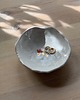 pojemniki na biżuterię Ceramiczna Miseczka na Biżuterię w Kolorowe Ciapki z Muchomorem