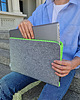 etui na laptopa FLUO ZIELONY zamek etui z filcu na laptopa