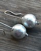 kolczyki srebrne Srebrzyste duże perły - kolczyki