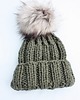 czapki damskie Zielona czapka beanie  z pomponem