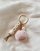 breloki Brelok z imieniem personalizowany - różowy pompon