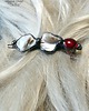 spinki i klamry do włosów Spinka niewielka z macicą perłową i szkłem rubinowym PREZENT unikat handmade