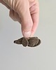 broszki Śpiący piesek przypinka, broszka