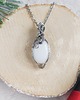 wisiory Naszyjnik Kwarc Mleczny "Zimowy Szept" stal chirurgiczna wisiorek handmade