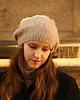 czapki damskie Beżowa czapka beretowa z wełny alpaki