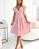 sukienki midi damskie 348-9 SCARLETT rozkloszowana sukienka z kopertowym dekoltem i paskiem - róż