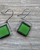 kolczyki wire wrapping Świetlista trawiasta  zieleń -  romby    -  kolczyki