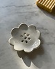 mydelniczki Ceramiczna Minimalistyczna Mydelniczka Kwiat Perłowo Biala Handmade