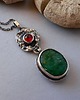 srebrne naszyjniki -szmaragd i granat-