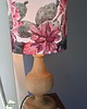 lampy stołowe Lampa stołowa drewniana z abażurem w kwiaty 