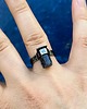 pierścionki srebrne Blue Eye pierścionek srebro oraz surowy szafir
