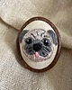 broszki Ręcznie haftowana broszka "Pies mops"