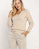 swetry damskie  Sweter w serek - SWE243 beżowy