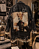 kurtki damskie Customowa kurtka jeansowa z gobelinem i perłami 