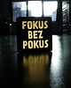 dekoracje świetlne Lampka z napisem FOKUS BEZ POKUS