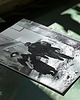fotografia Unikatowy wydruk - Dwóch mężczyzn I Wystawa Kraków Stories 2025 I 40x30 cm