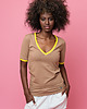 t-shirt damskie T-shirt v-neck karmel BETTY