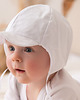 szatki, ubranie na chrzest Biała czapeczka niemowlęca pilotka