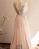suknie ślubne Kolorowa suknia ślubna z koronkowymi aplikacjami // KIRSTEN