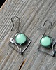kolczyki wire wrapping Jasna mleczna zieleń -  kwiaty   -  kolczyki