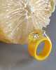 pierścionek z żywicy Żółty pierścionek z cyrkonią