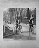 fotografia Plakat Vintage - Dziewczyny na rowerach Kraków