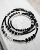 korale Czarno-biały długi sznur korali kors3