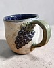 kubki Duży ceramiczny kubek z winogronkiem