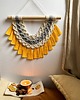 makramy Makrama z chwostami musztardowa