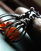 kolczyki wire wrapping surowe bursztyny w klatkach