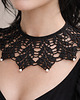 chokery Koronkowy kołnierzyk naszyjnik czarny z perełkami liście
