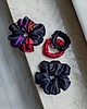 gumki do włosów Kolor i czerń 2 - zestaw czterech jedwabnych scrunchie