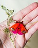 przypinki Przypinka  ćma patrzałka malinowa